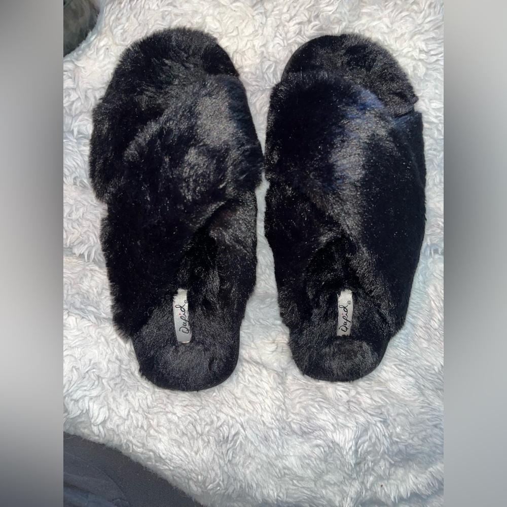 Women’s Qupid Black Faux Fur Slippers/ Sandals - Size - 7 *ONLY WORN ONCE* - Picture 3 of 7